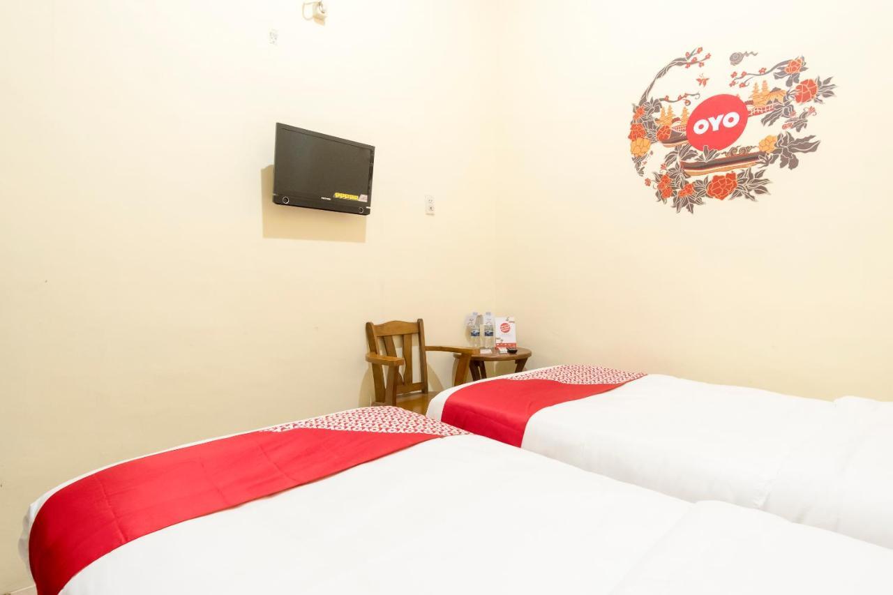Oyo 723 Penginapan Nia Mandiri Syariah Medan Zewnętrze zdjęcie