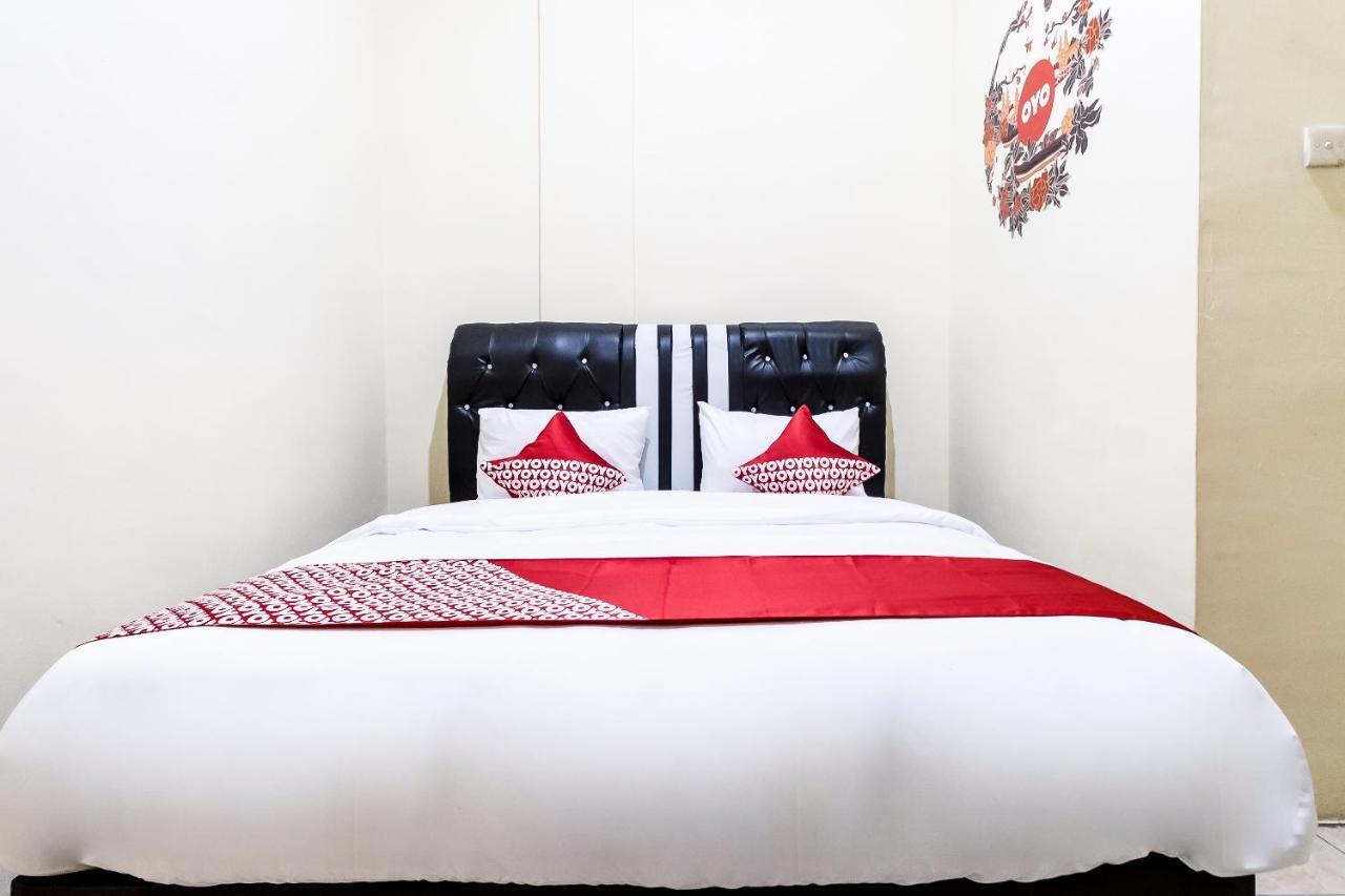 Oyo 723 Penginapan Nia Mandiri Syariah Medan Zewnętrze zdjęcie